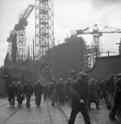 Glasgow_Shipyard-_Shipbuilding_in_Wartime,_Glasgow,_Lanarkshire,_Scotland,_UK,_1944_D20847
