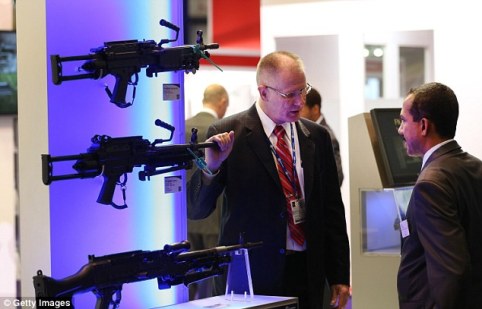 article-2417993-1BBC2E56000005DC-870_634x407